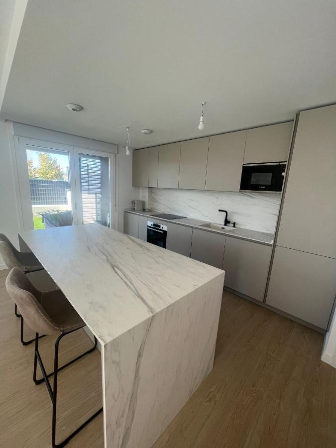 Moderno Bajo Con Jardin Apartment Zizur Mayor Luaran gambar